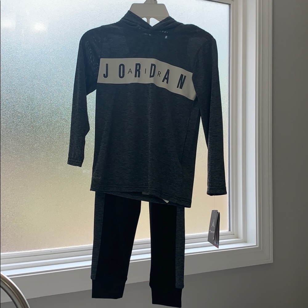 Kids Air Jordan 2 piece Set